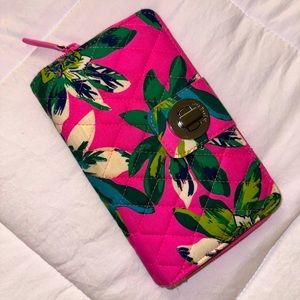 LIKE NEW! Vera Bradley Tropical Palm Tree Hot Pink Green RFID Turnlock Wallet